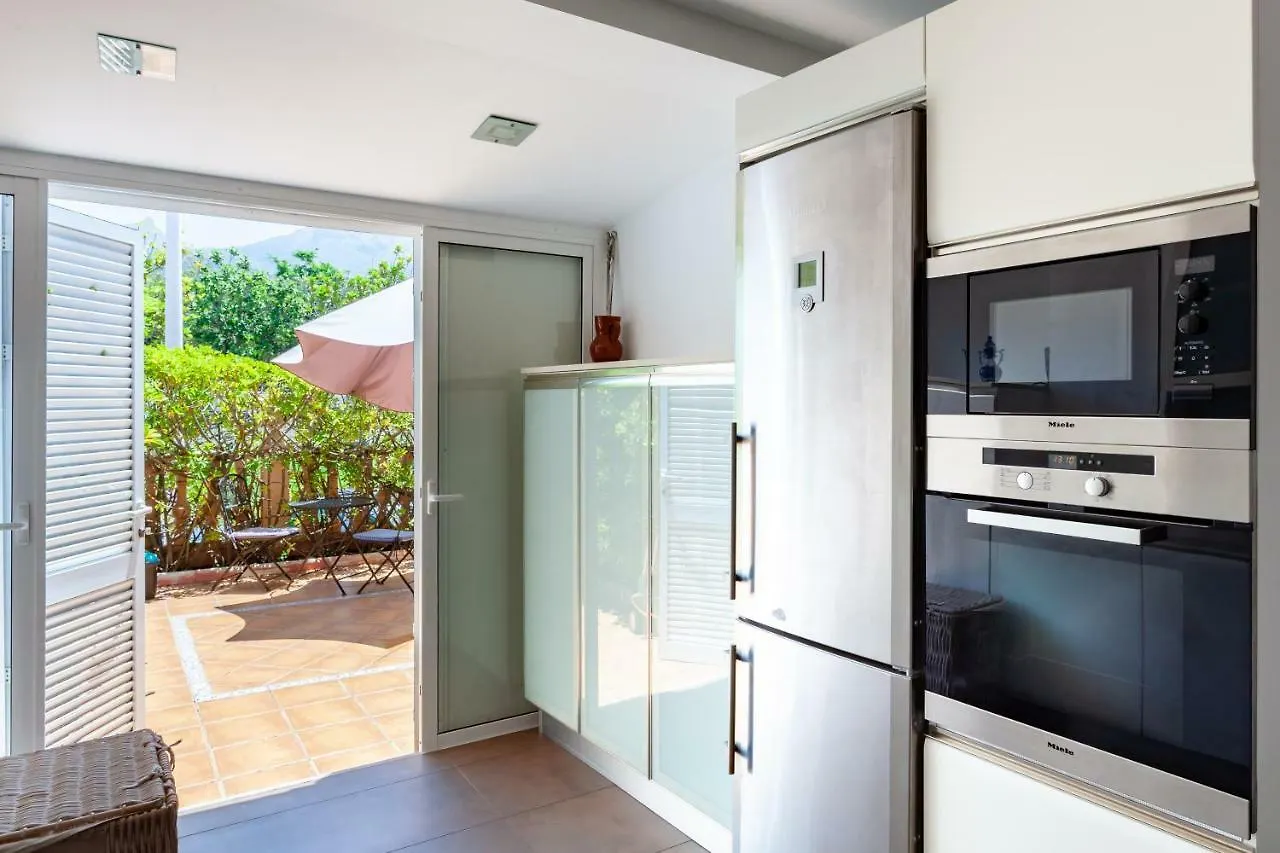アデヘCozy Townhouse In El Duqueアパートメント スペイン