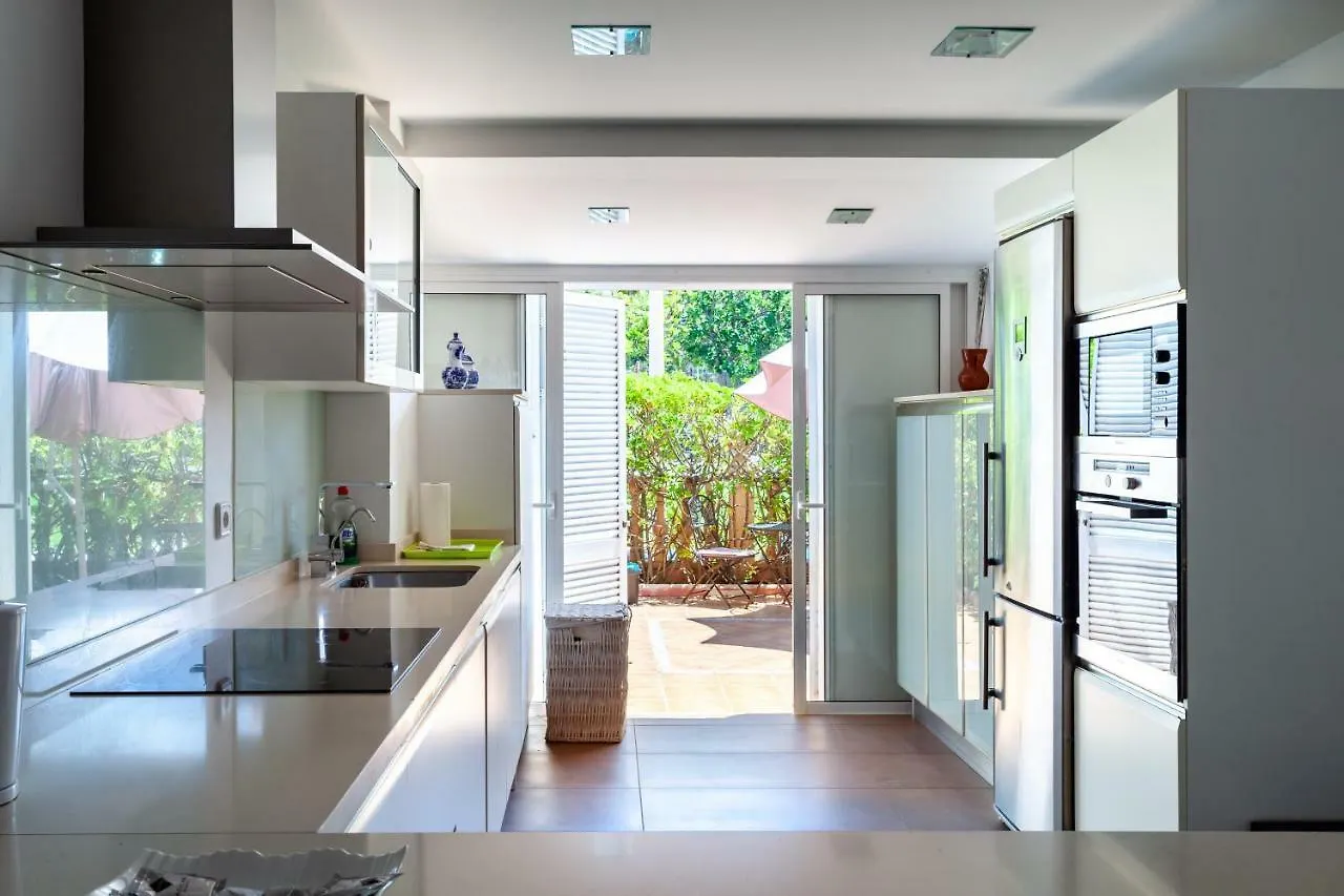 アデヘCozy Townhouse In El Duqueアパートメント アパート